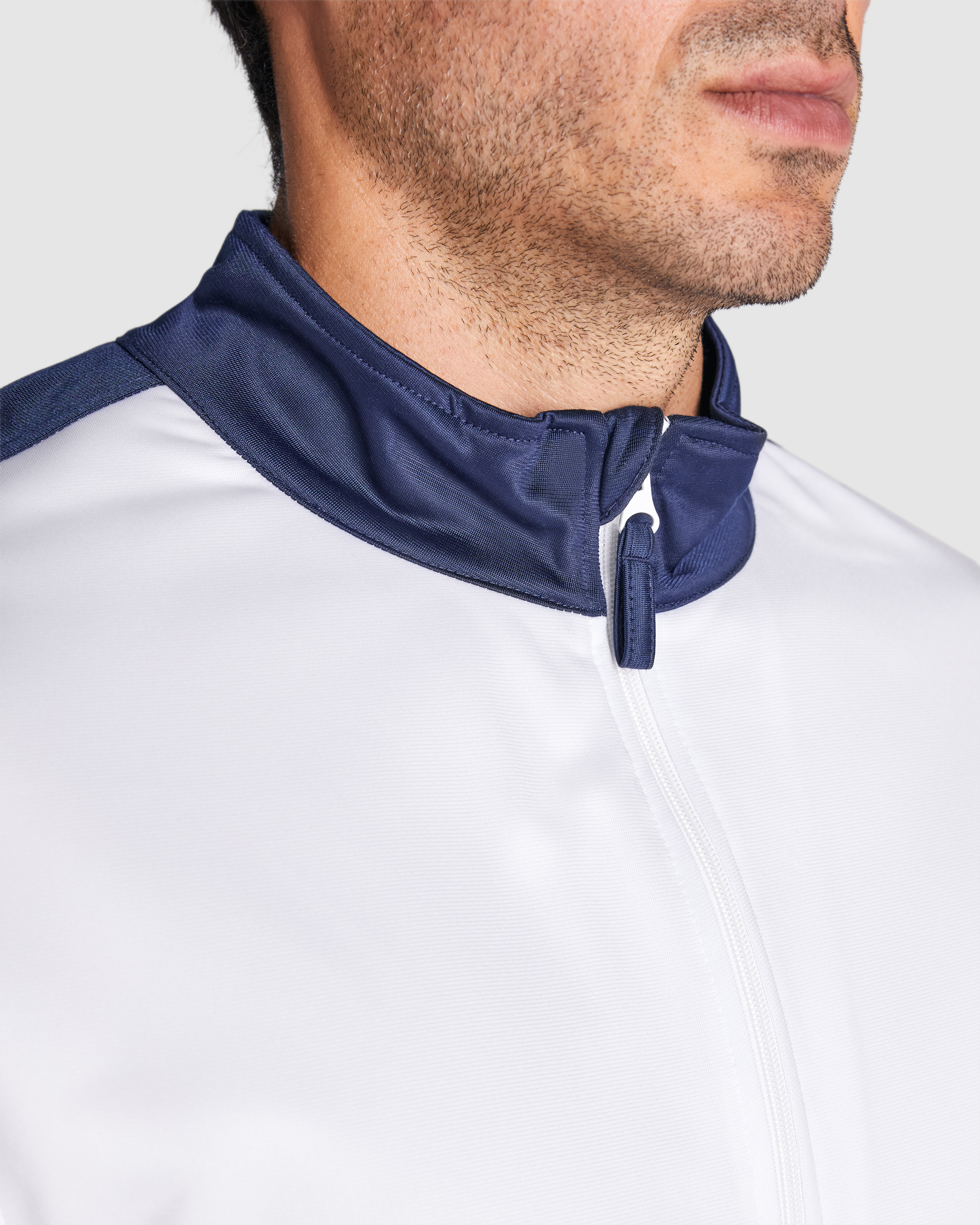 0338-0155-trening-doua-piese-alb-bleumarin-de-barbati-gios (4) Sort unisex ARZAK fata/spate