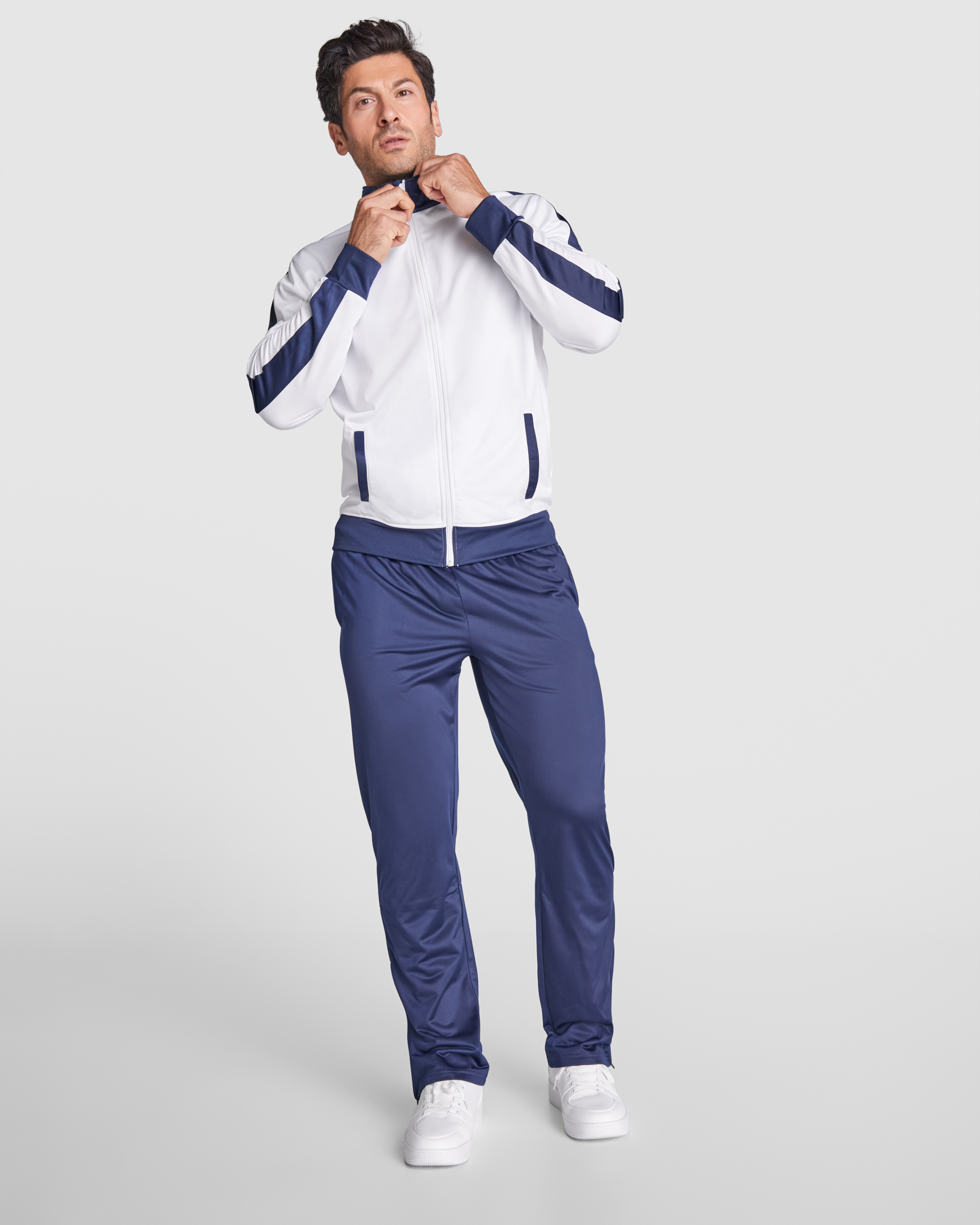 0338-0155-trening-doua-piese-alb-bleumarin-de-barbati-gios Sort unisex ARZAK fata/spate