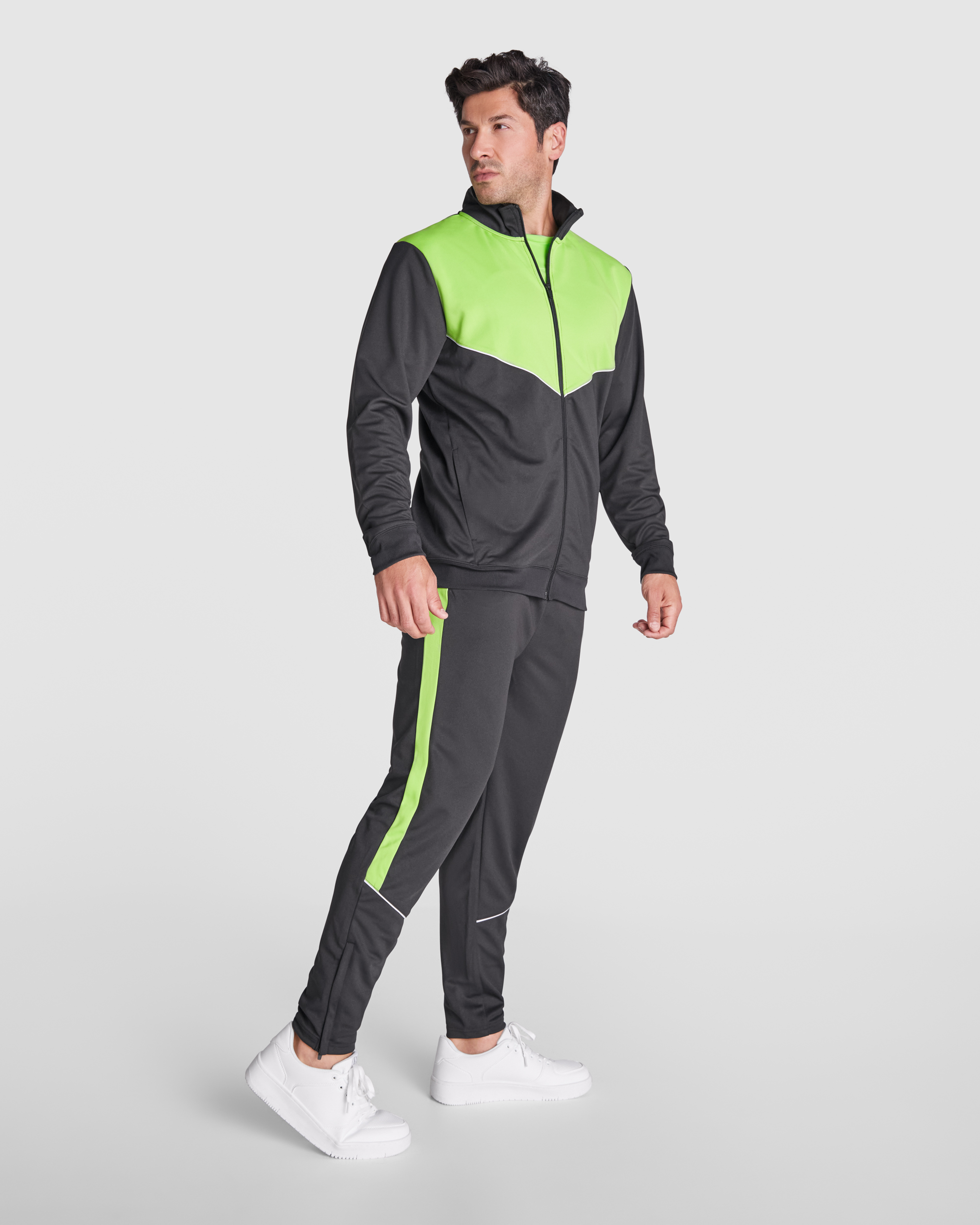 trening-material-usor-si-elastic-negru-cu-verde-lime-barbati-gios-6402_02225_1_1 Trening din material ușor și elastic EVANS